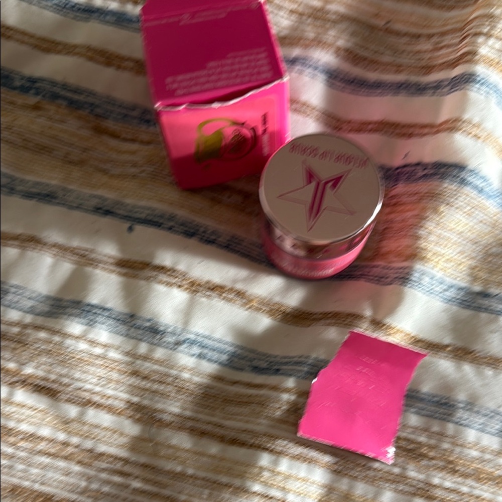 NEW IN DAMAGED*Box JEFFREE Star Pink lemonade lip scrub